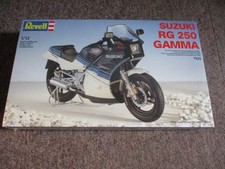 Modellbausatz   Suzuki  RG250 Gamma  ,, Revell ,, 1:12 ,,,,,,,,,,, Keine RGV 250