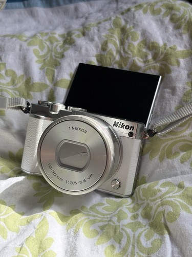 Nikon weiß systemkamera - j5,