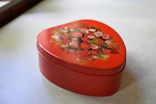 Blechdose Tchibo Kaffeedose Keksdose Herzform mit Blumenmotiv