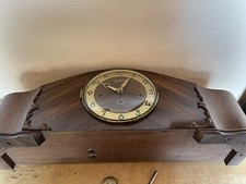 Art Deco Buffet Uhr in Nussbaum um 1920-40  läuft Fa.L.Haller