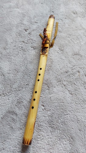 Handgefertigte holzflöte mit - handgefertigte,