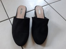 schöner flacher spitzer Schuh