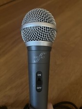 First Act USB Anschluss