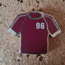 PIN HANNOVER 96  TRIKOT  1960