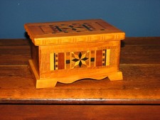 Ältere kleine Holz Schatulle Schmuck-Kasten Schmuckkästchen