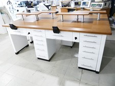 Dentalmöbel Labor Möbel zweier Arbeitstisch weiß mit Absaugvorrichtung und Lu...