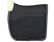 Dressur Schabracke, Satteldecke, Lammfell, anatomisch,  schwarz, neu, Kordel