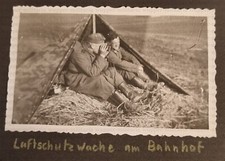 Russland Feldzug Art.Rgt. 257 Luftschutzwache Bahnhof Zelt Fernglas A058-22