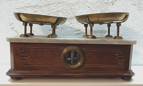 Antike waage messing - waage, marmor