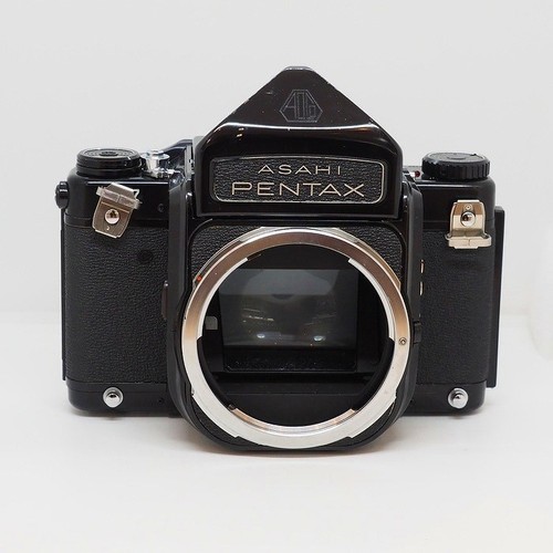 Pentax 6x7 eye - eye, level