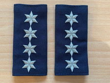 Schulterschlaufen/Dienstgradabzeichen Polizei/DRK mit 4 Sternen silber auf blau