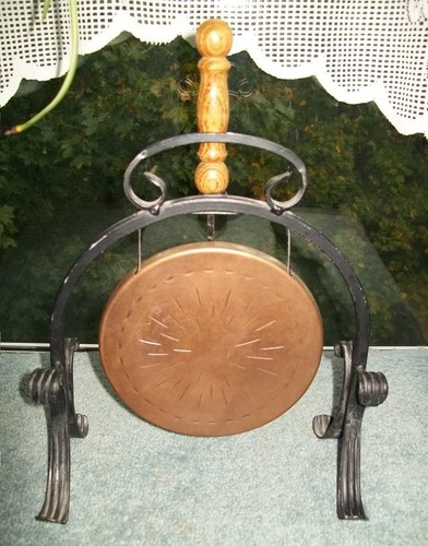 Tisch gong aus eisen - eisen, und