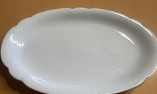 1 kleine ovale Servierplatte