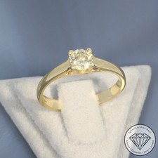 Wert 2100 € Solitär