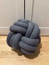 Westwing Knoten-Kissen Twist Dunkelgrau - wie neu!