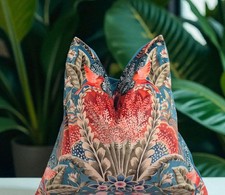 Dekoratives Blumenmuster Samt