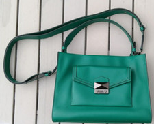 KARL LAGERFELD   Wunderschöne  Handtasche in grün mit Außentasche - EDEL