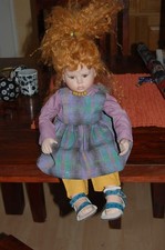 Künstlerpuppe Sammlerpuppe, Porzellankopf, Bekleidung