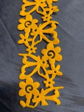 Filzband Tischläufer Deko Frühling Dekoband gelb Schmetterlinge Blüten 8 x 37 cm