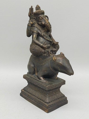 Antike ganesha statue auf - ganesha,