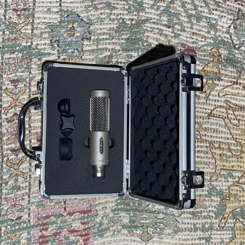 Royer ribbon microphone - r-10,