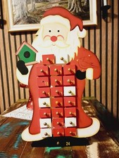 ? Adventskalender aus Holz – Weihnachtsmann-Design ?