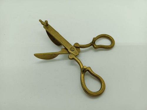 Antik dochtschere mit füßen - antik,
