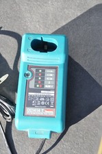 Makita DC1414 T Ladegerät
