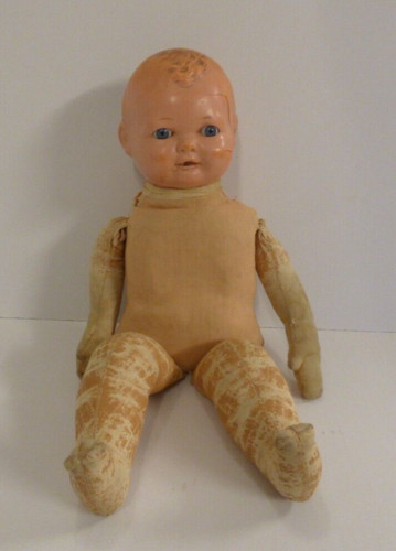 Alte puppe mit - puppe, stoffkörper