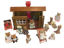 Sylvanian Families Bear Family Simba Bärenwald Haus mit Figuren & Zubehör Set 1