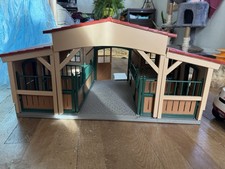 Schleich Horse Stable and Vet