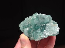 223g Grüner Fluorit, Naturstein, Heilstein, Rohstein, Mineralien, Deko