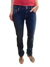 ATT Jeans, Amor Trust & Truth