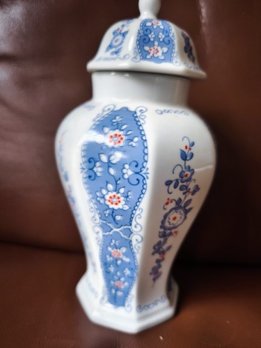 Vase deckelvase porzellan - vase,, deckelvase,
