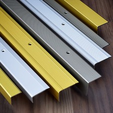 Treppenkantenprofil aus