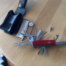 Victorinox Überlebensset Original mit Messer und Gürteltasche