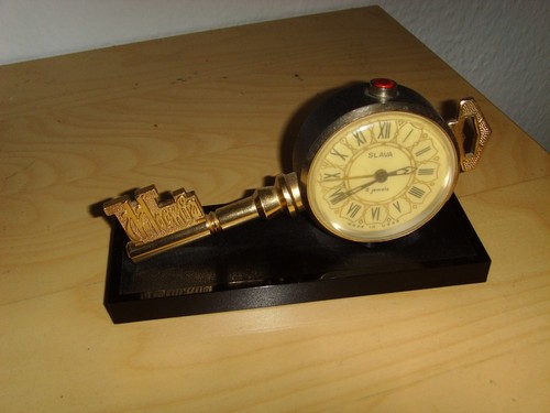 Wecker slava handaufzug - wecker,