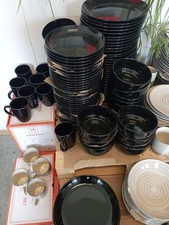 geschirrset 4 Personen Keramik 16 Tele in Glänzenten Schwarz 