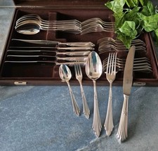 WMF Modell 900 Fächer Schwalbe 30 Teiliges Tafelbesteck 90g versilbert Nr. 1 