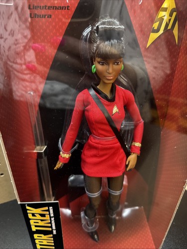 Star trek lieutenant uhura - lieutenant,