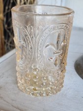 antik Preßglas mit Lilien