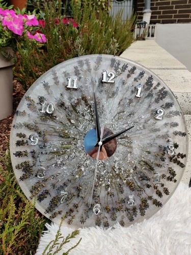 Wanduhr mit echten - dahlien, aus