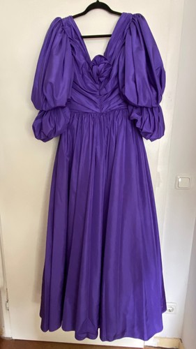 Lila handgefertigtes kleid mit - kleid,