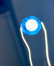 4 carats Rare Fluorescent Blue