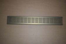 Stegblech Lüftungsgitter 54x8 cm eloxiert bronze Schlitzlochung 30x5mm