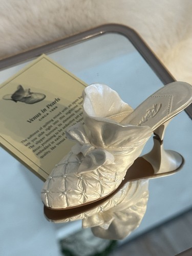 Just the right - right, shoe