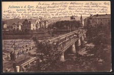 Ansichtskarte Falkenau a. d. Eger, Egerbrücke mit Passanten 