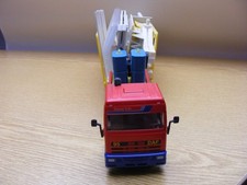 Siku  4018  DAF  95   Tieflader   mit   Tankstelle  siehe  Bilder