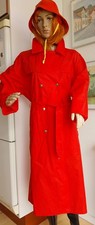 Rot. Regenmantel Gummimantel