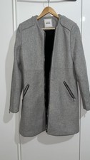 Eleganter grauer Mantel von